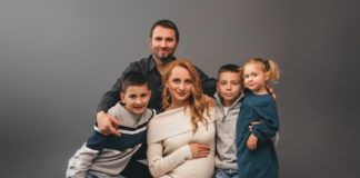 Mama Lana ima odlične savjete za roditelje koji planiraju više djece, pod više mislimo čak i na četvero Lana Novota četvrta trudnoća - naslovna