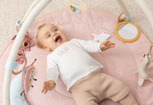 Prve igračke za bebu – što odabrati i kada?