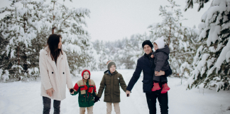 Zimska obiteljska putovanja: Sigurnost i udobnost u autosjedalici