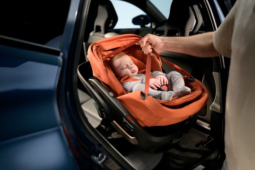 Maxi-Cosi Slide Pro Family Coral Slide Pro u upotrebi s potpuno ležećim položajem